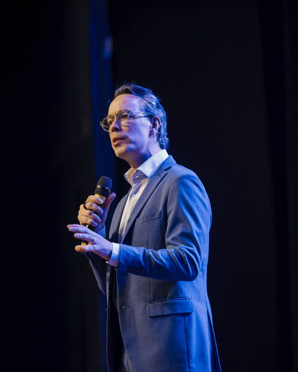 Brunno Falcão no palco